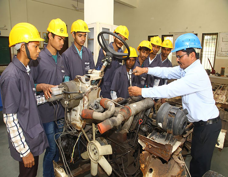 Get Student Training of Solar Power System At Anil Naik Technical Training Centre